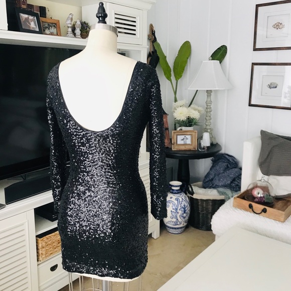 ⚡️SALE⚡️ 🖤 Black Sequin Cocktail Dress 🖤 - Picture 2 of 7